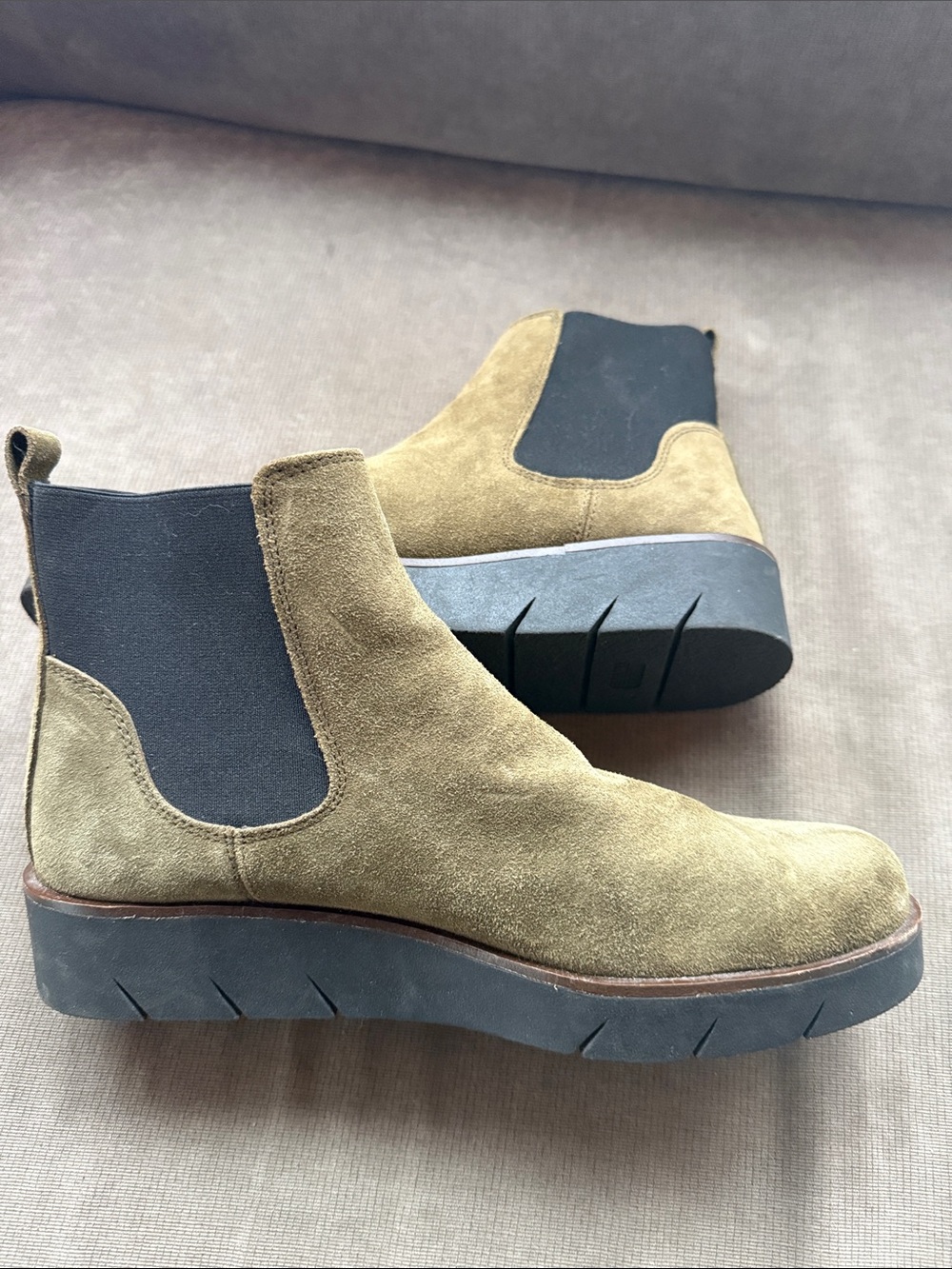 The Flexx Olive Suede Chukka Boot with Elastic Side Panels
